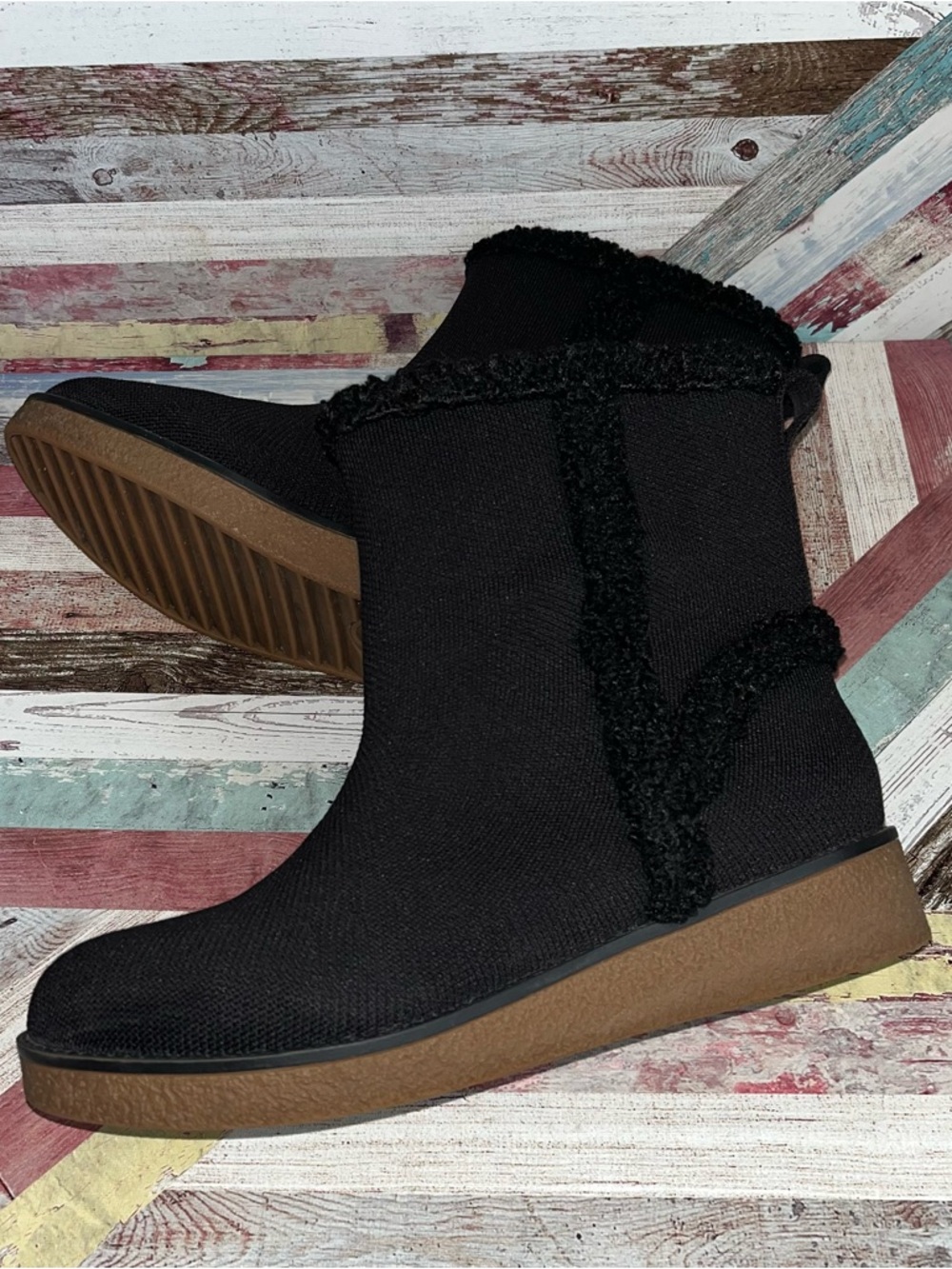 Vivaia Ladies Round-Toe Water-Repellant Boots Courtney Faux Fur Lining SZ 9